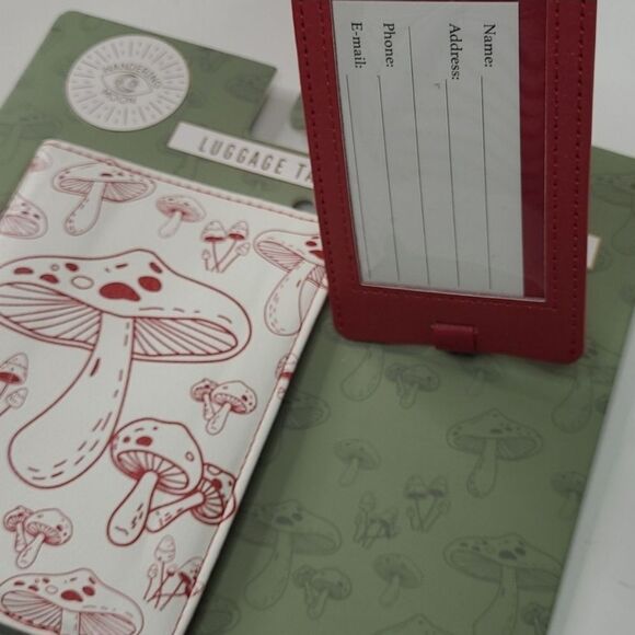 NEW MUSHROOM PASSPORT HOLDER WALLET + MATCHING LUGGAGE INTERNATIONAL TRAVEL NWT - Picture 3 of 5